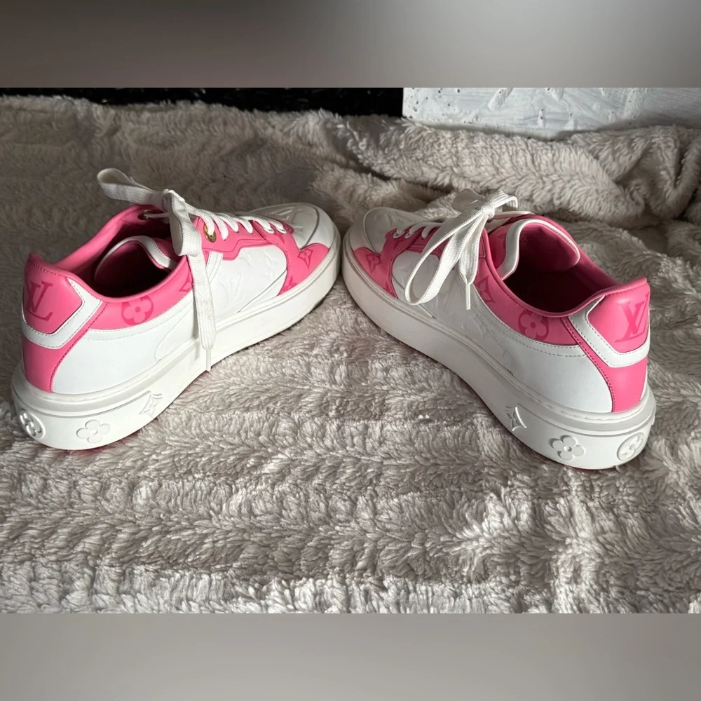 Louis Vuitton Leather Time Out Sneakers